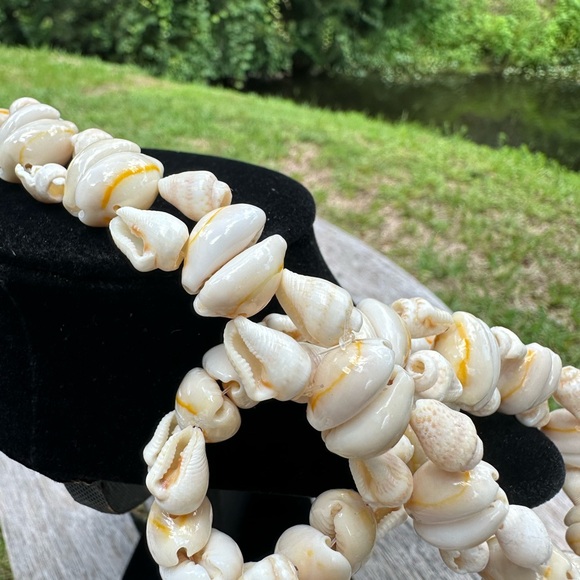 Women’s shells necklace - Picture 2 of 4
